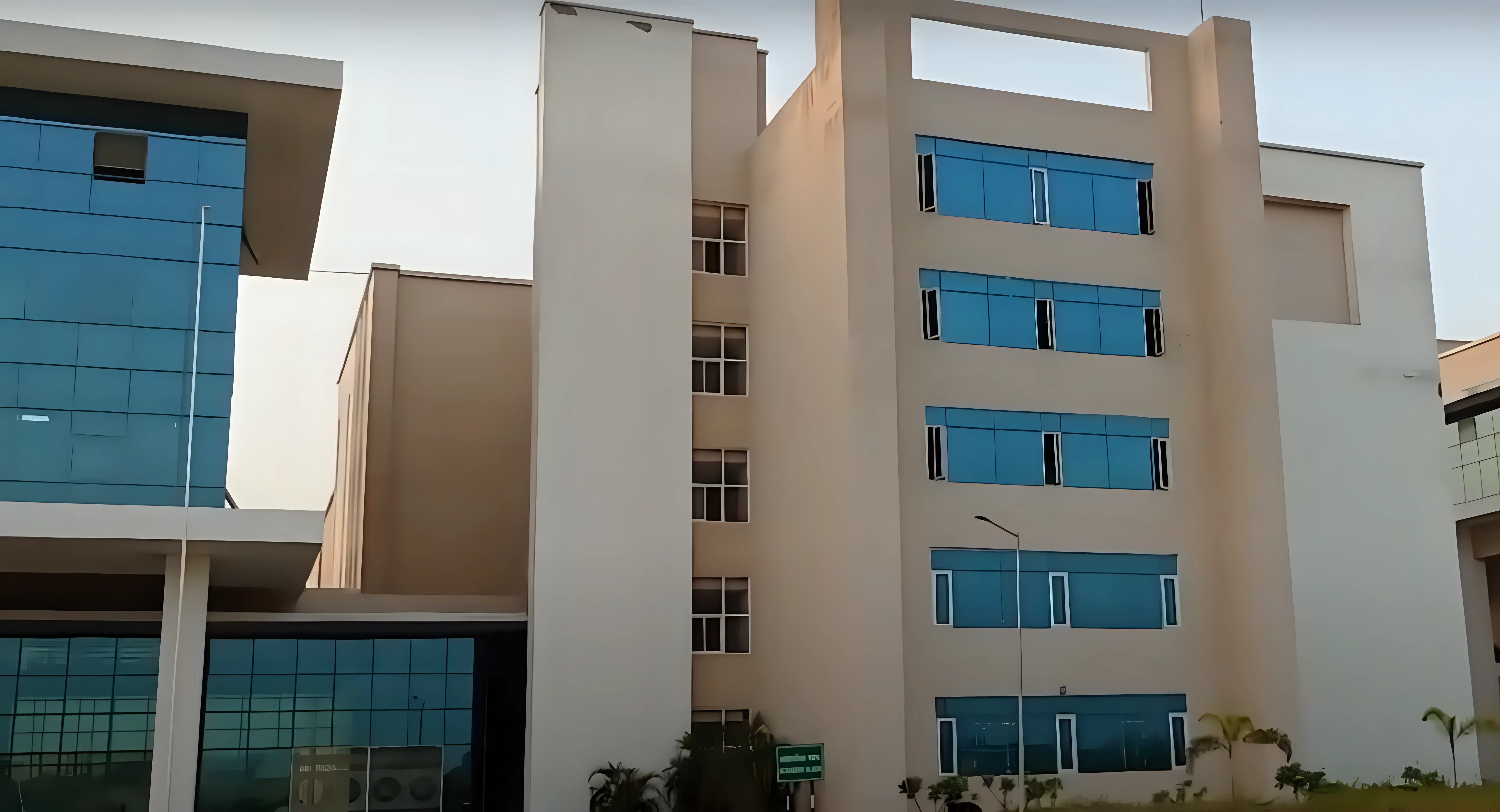 LIT Lucknow Building photo 9